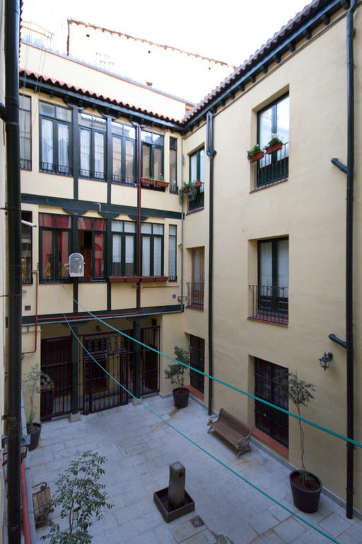 Hostal Rico Madrid Ngoại thất bức ảnh