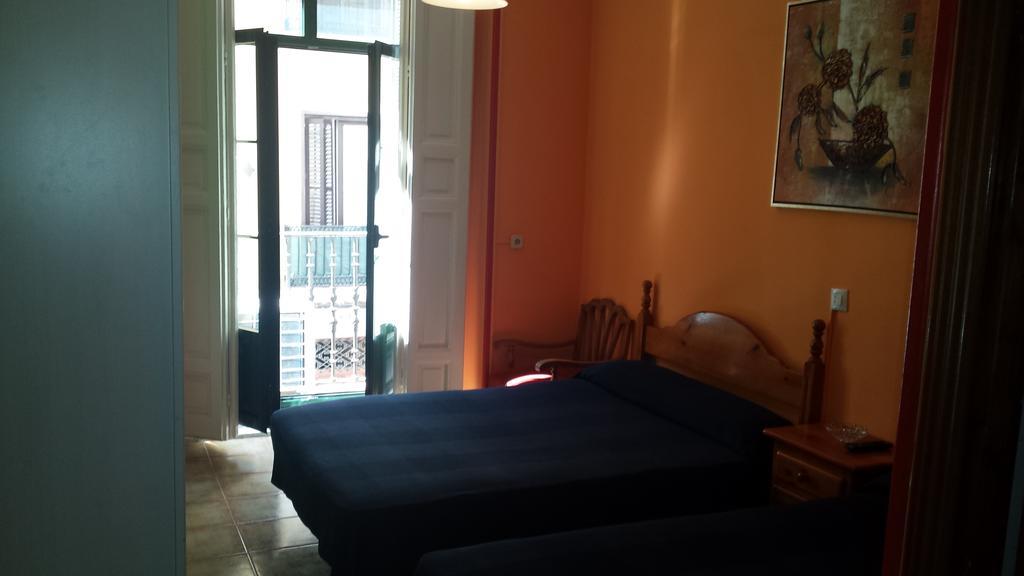 Hostal Rico Madrid Ngoại thất bức ảnh