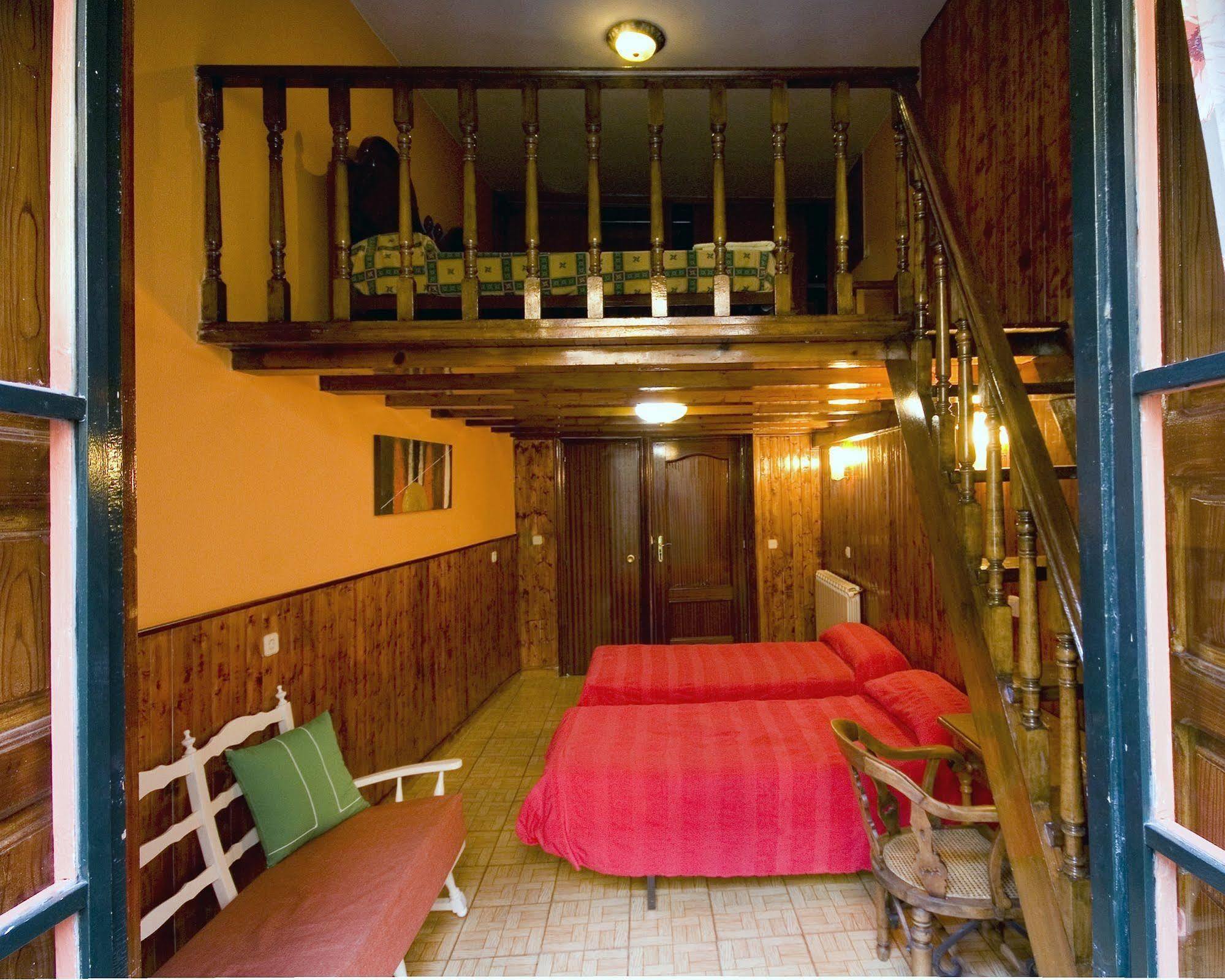 Hostal Rico Madrid Ngoại thất bức ảnh