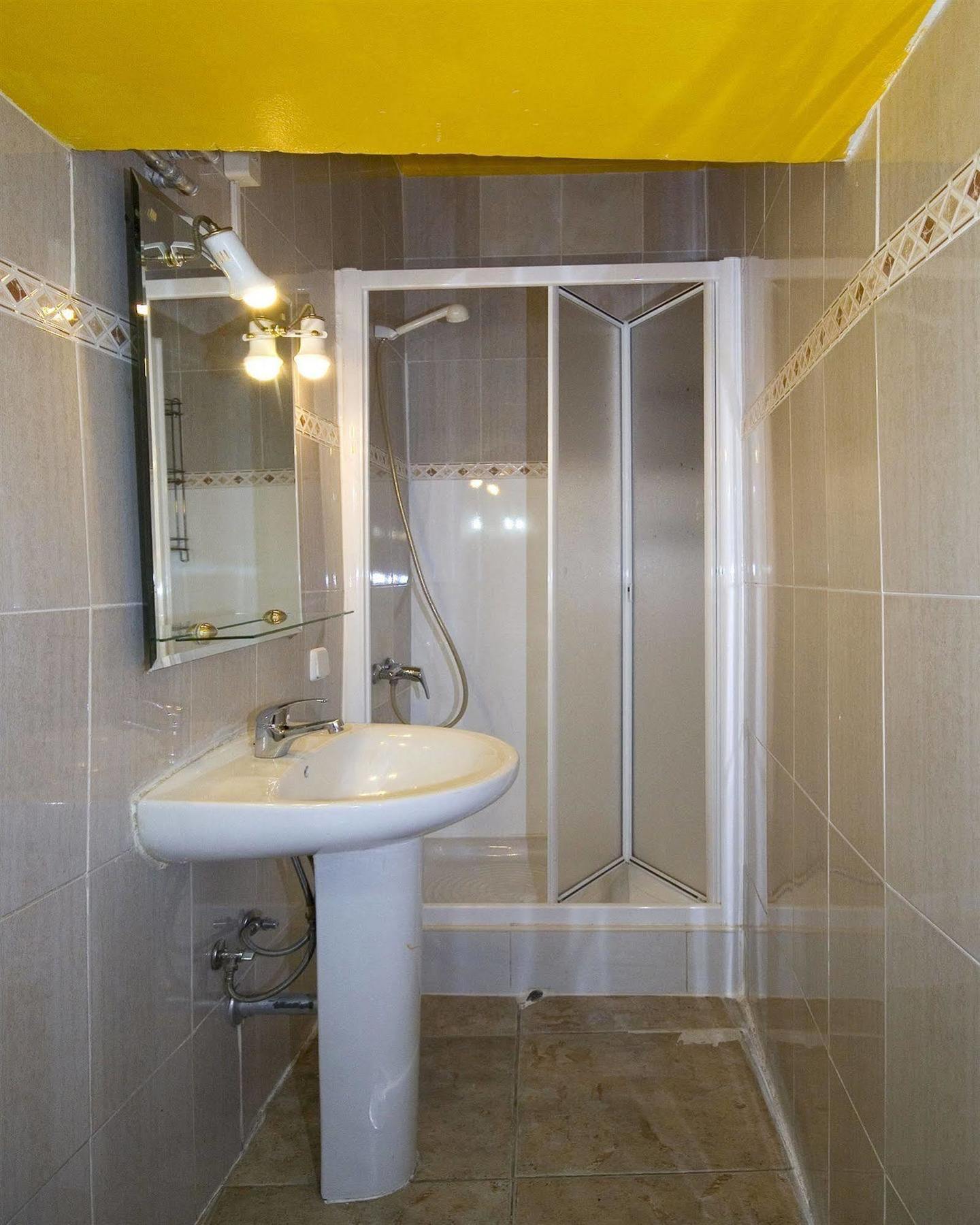 Hostal Rico Madrid Ngoại thất bức ảnh