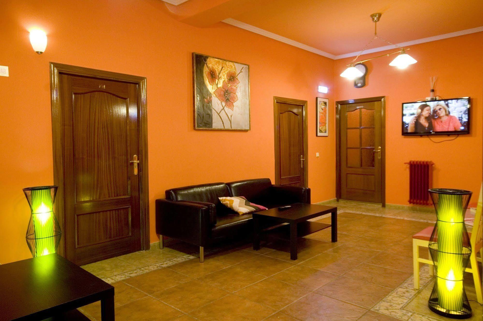 Hostal Rico Madrid Ngoại thất bức ảnh